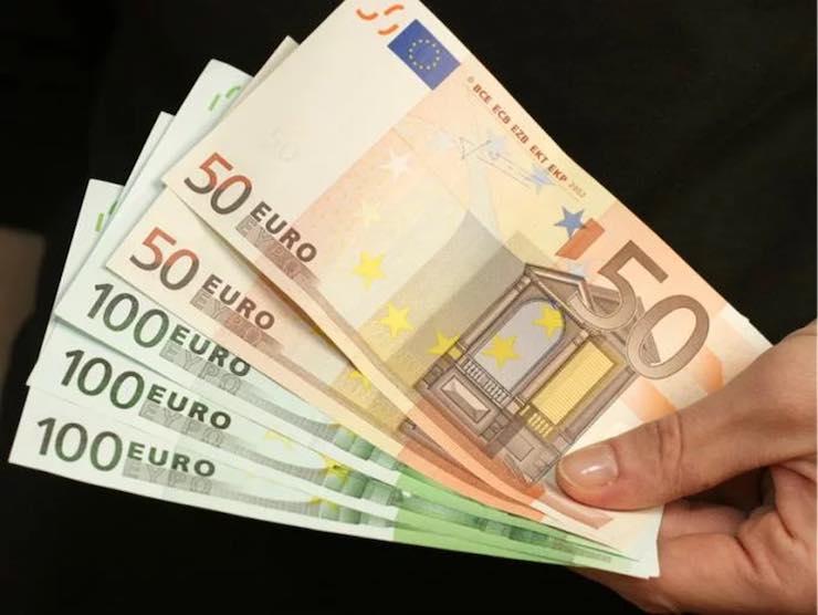 Bollette bonus 400 euro senza ISEE