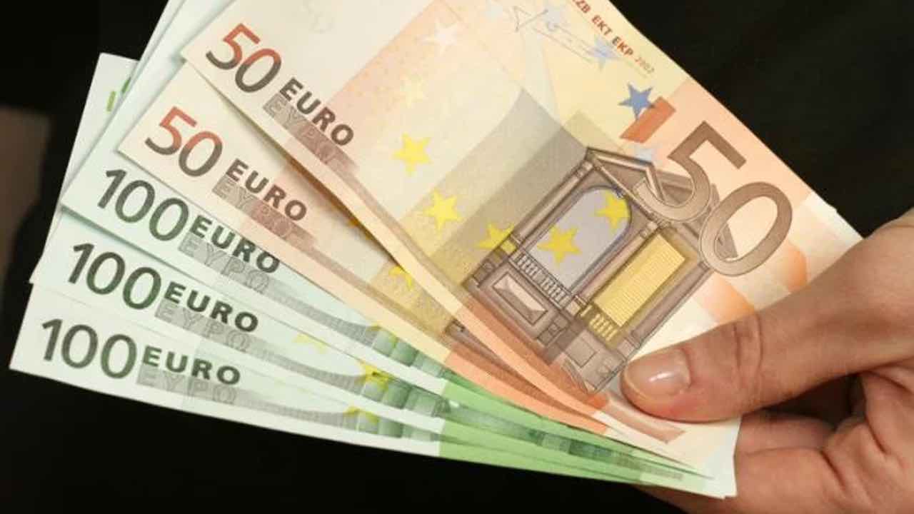 Bollette bonus 400 euro senza ISEE