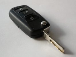 Succede tenendo premuto per 6 secondi il tasto di apertura: pochissimi lo sanno