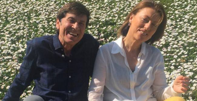 Gianni Morandi: il bellissimo nipote è un sogno, rarissima immagine