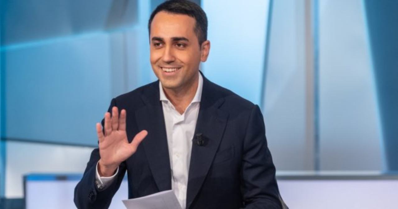 Luigi Di Maio svelato il suo guadagno | Cifre impensabili per i comuni mortali