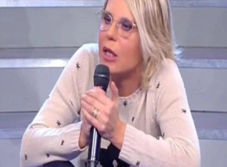 Maria De Filippi shock: provano a fregarla, ma lei reagisce così