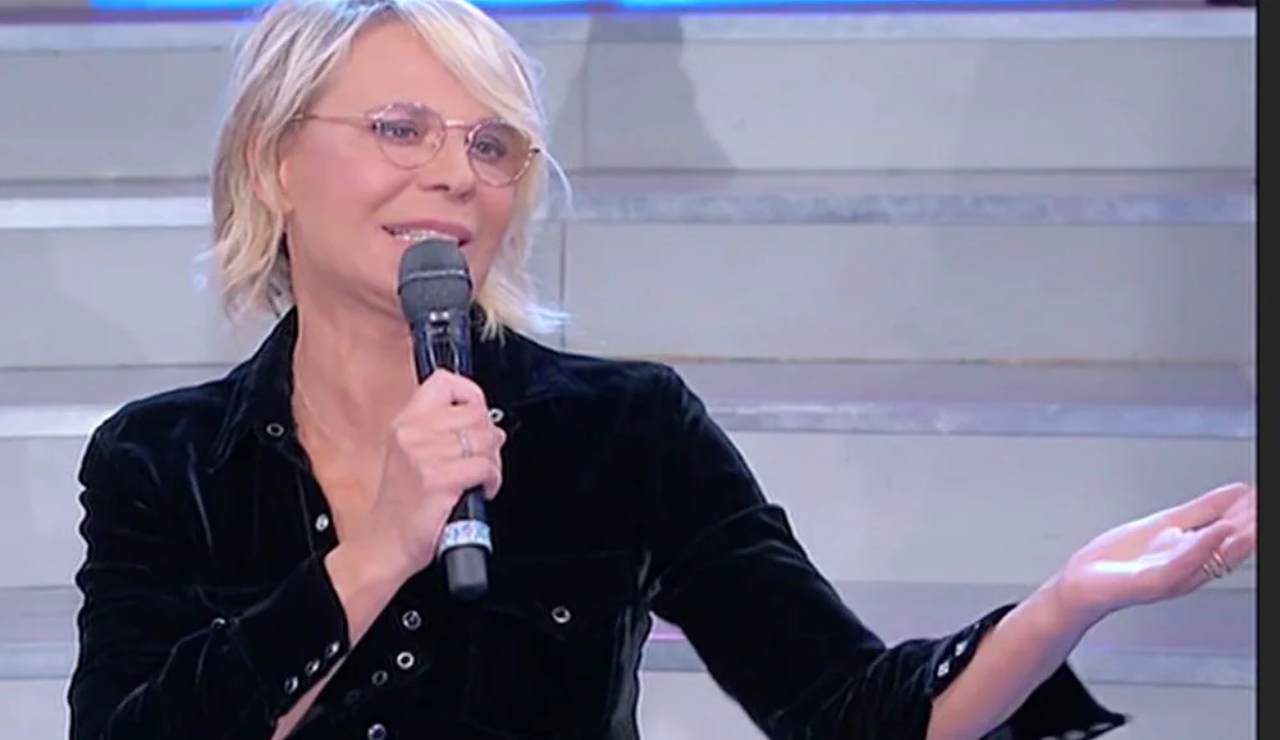 Maria De Filippi shock: provano a fregarla, ma lei reagisce così