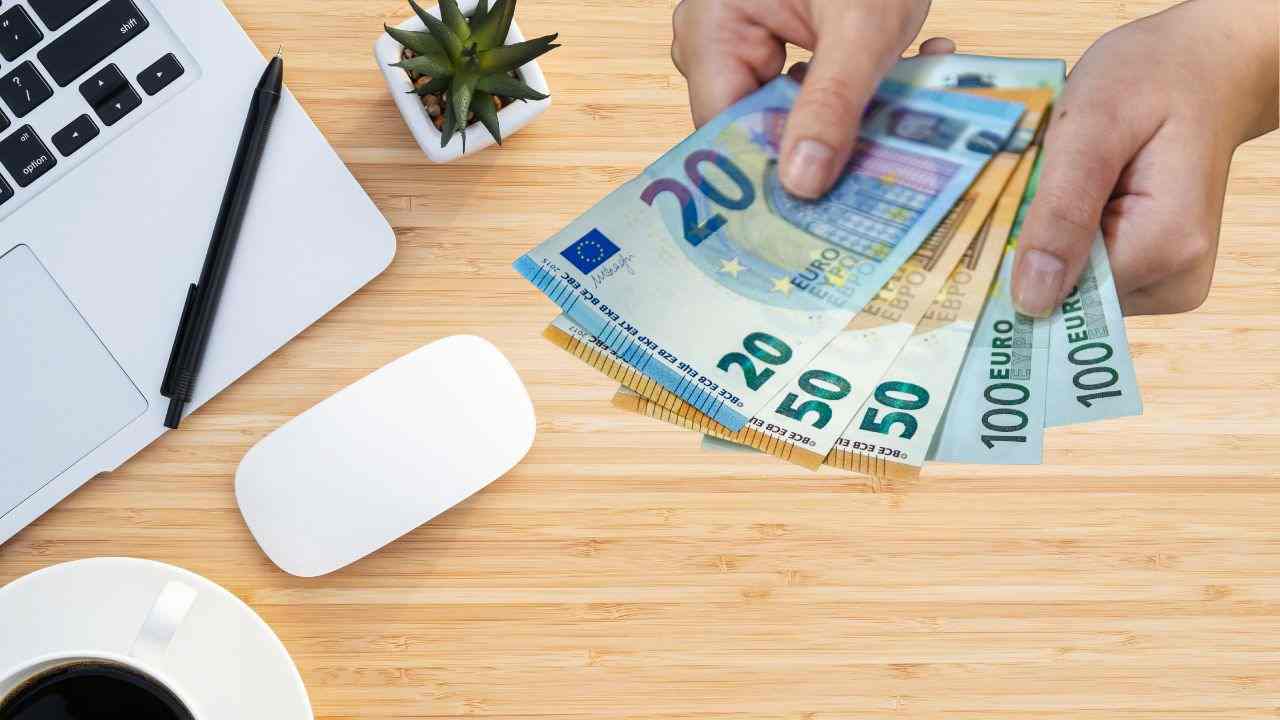 Lavorare da casa? Come puoi farlo senza investire soldi