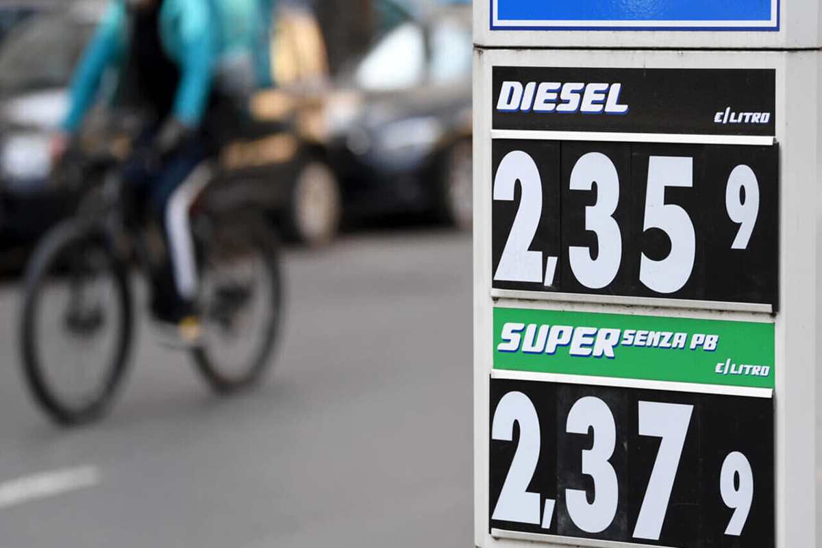 Caro-carburante: nuovo record dei prezzi