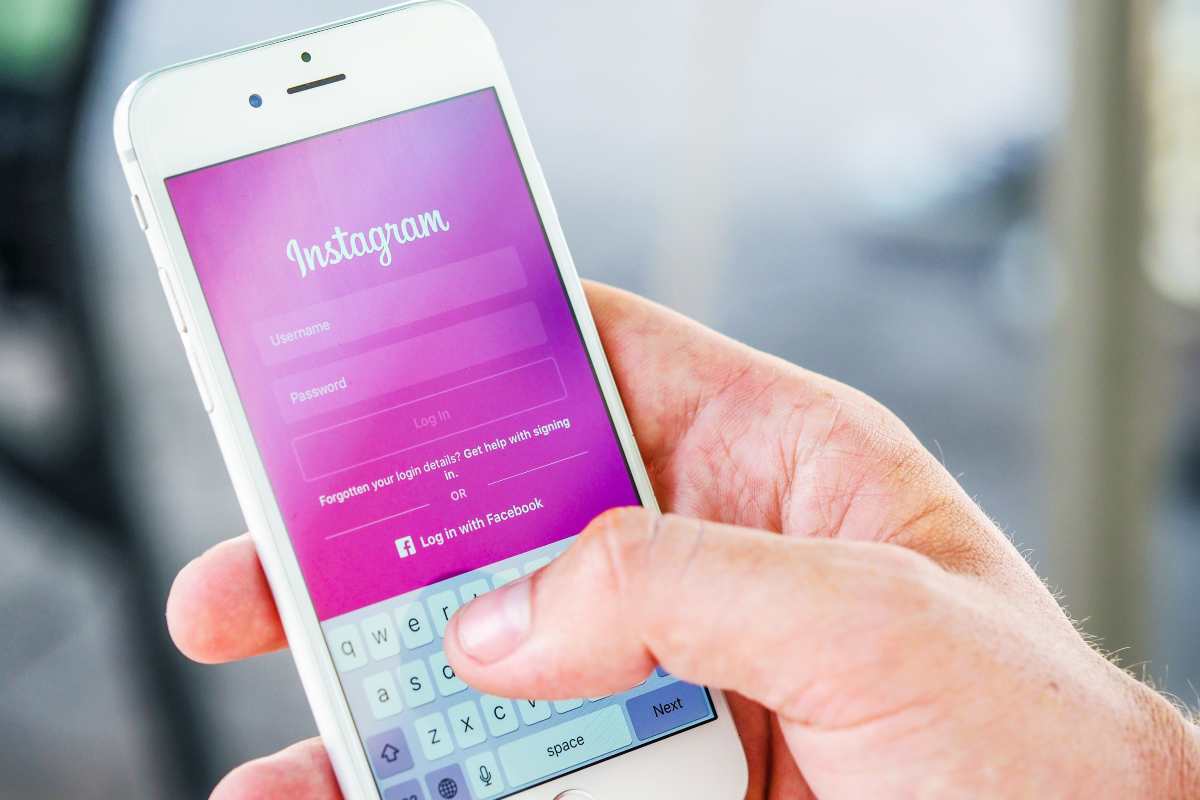 Instagram, come eliminare messaggi privati compromettenti senza lasciare tracce