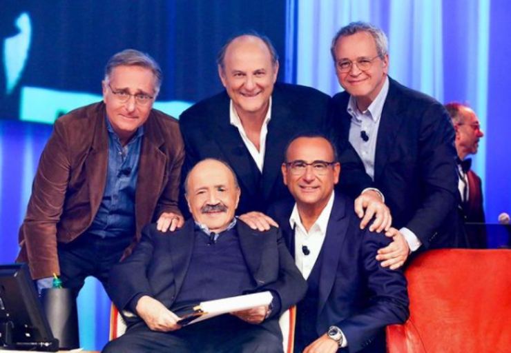 Gerry Scotti e i ragazzi di Costanzo