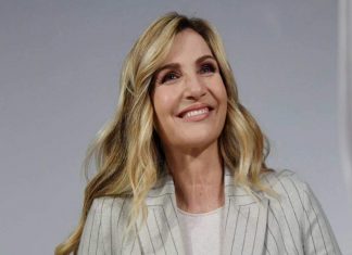 Lorella Cuccarini via da Amici?