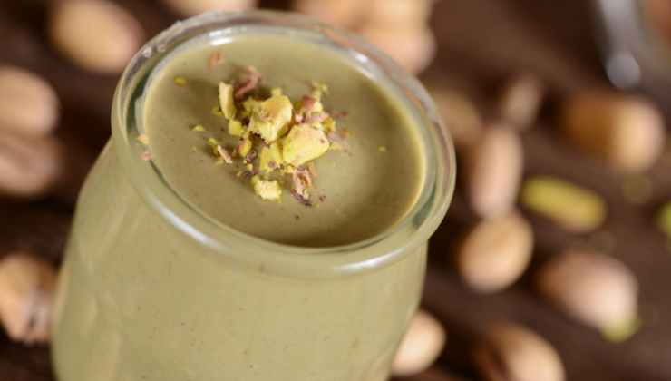 Crema al pistacchio in un barattolo