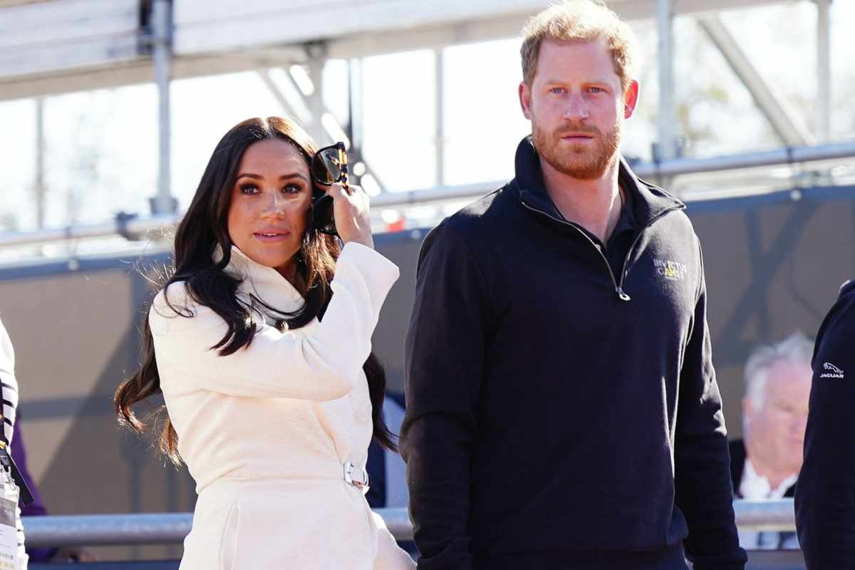 Harry e Meghan: al centro dei riflettori, il retroscena