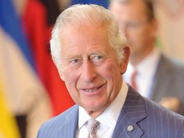 Re Carlo tradisce Camilla con lei?
