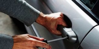 Trucco uova auto furto