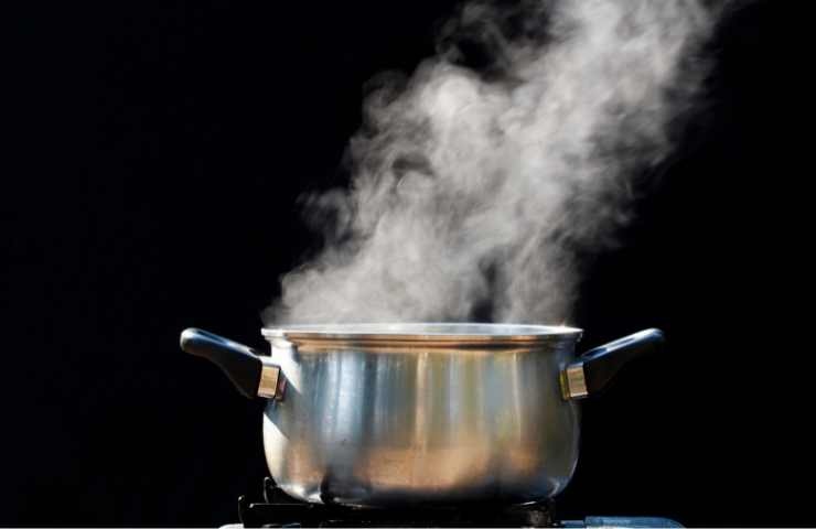 ecco come far bollire prima l'acqua per la pasta 