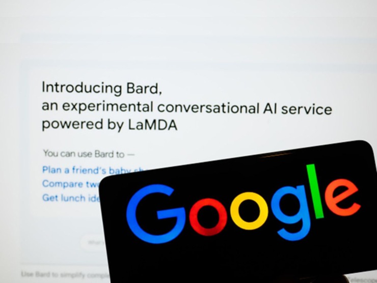 Google Bard ha dato risposte negazioniste e complottiste dopo essere stato raggirato 