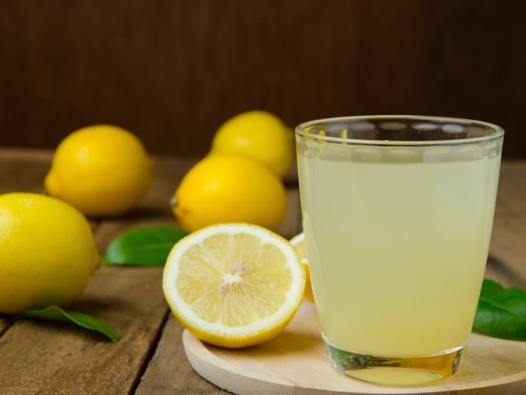 succo limone lavabo motivo